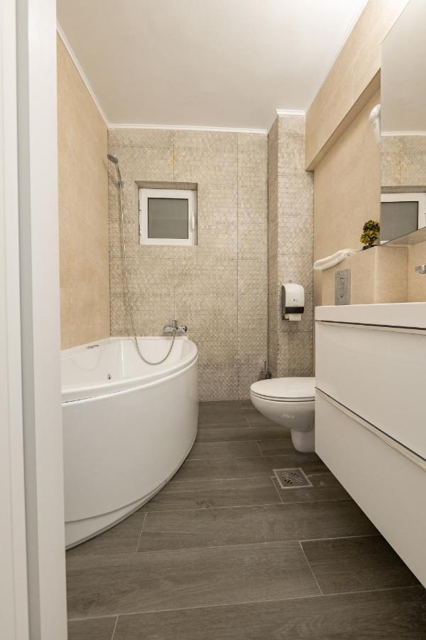 Luxury Ultracentral Piteszti Zewnętrze zdjęcie